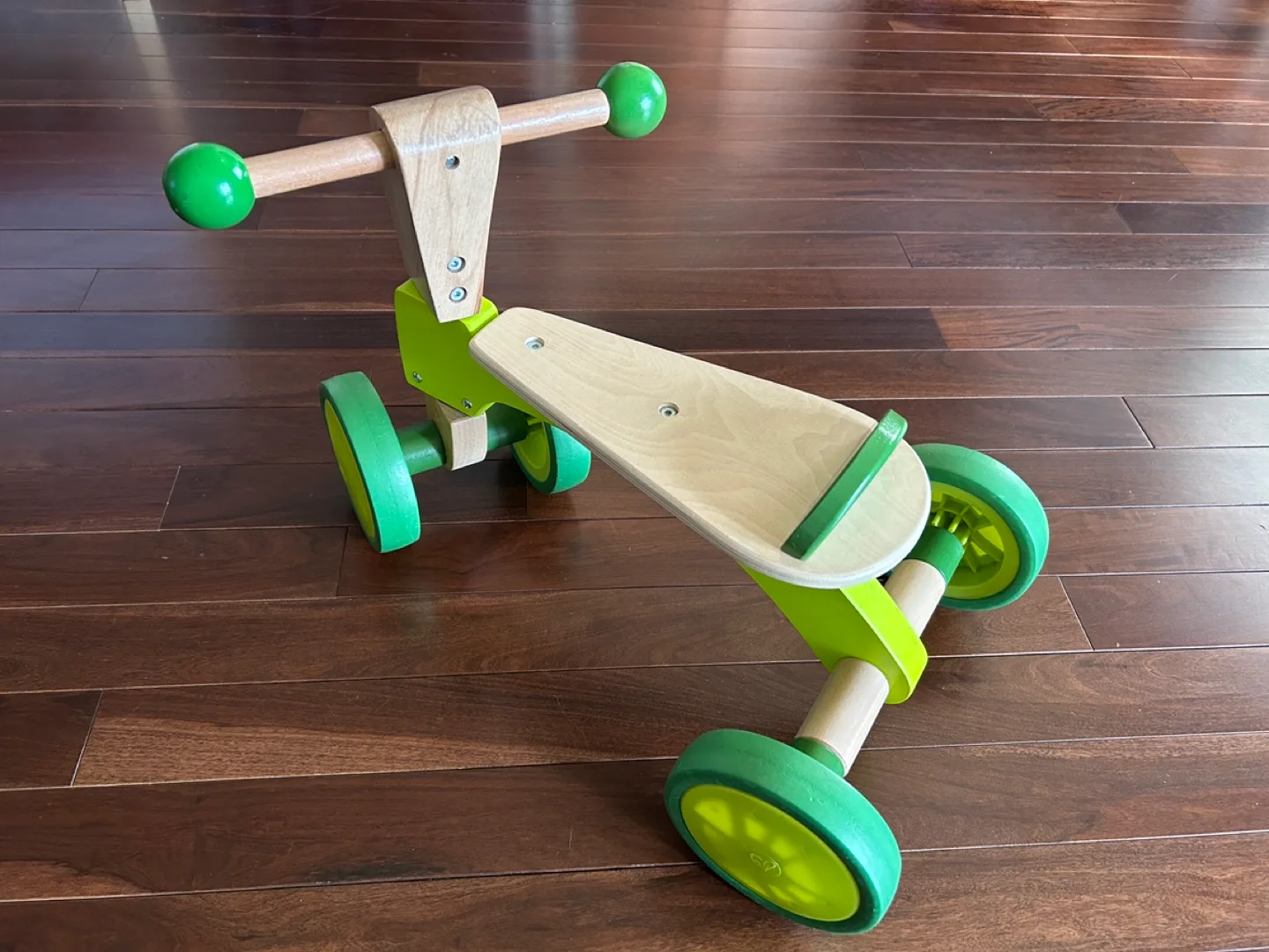 Hape wooden indoor scooter tricycle toy image indicator(6)