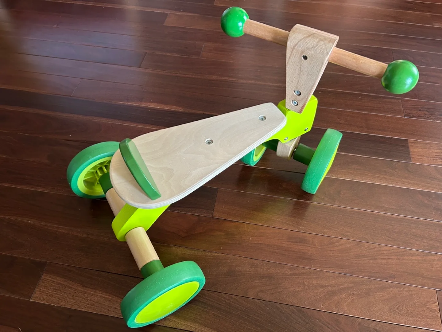 Hape wooden indoor scooter tricycle toy image indicator(4)