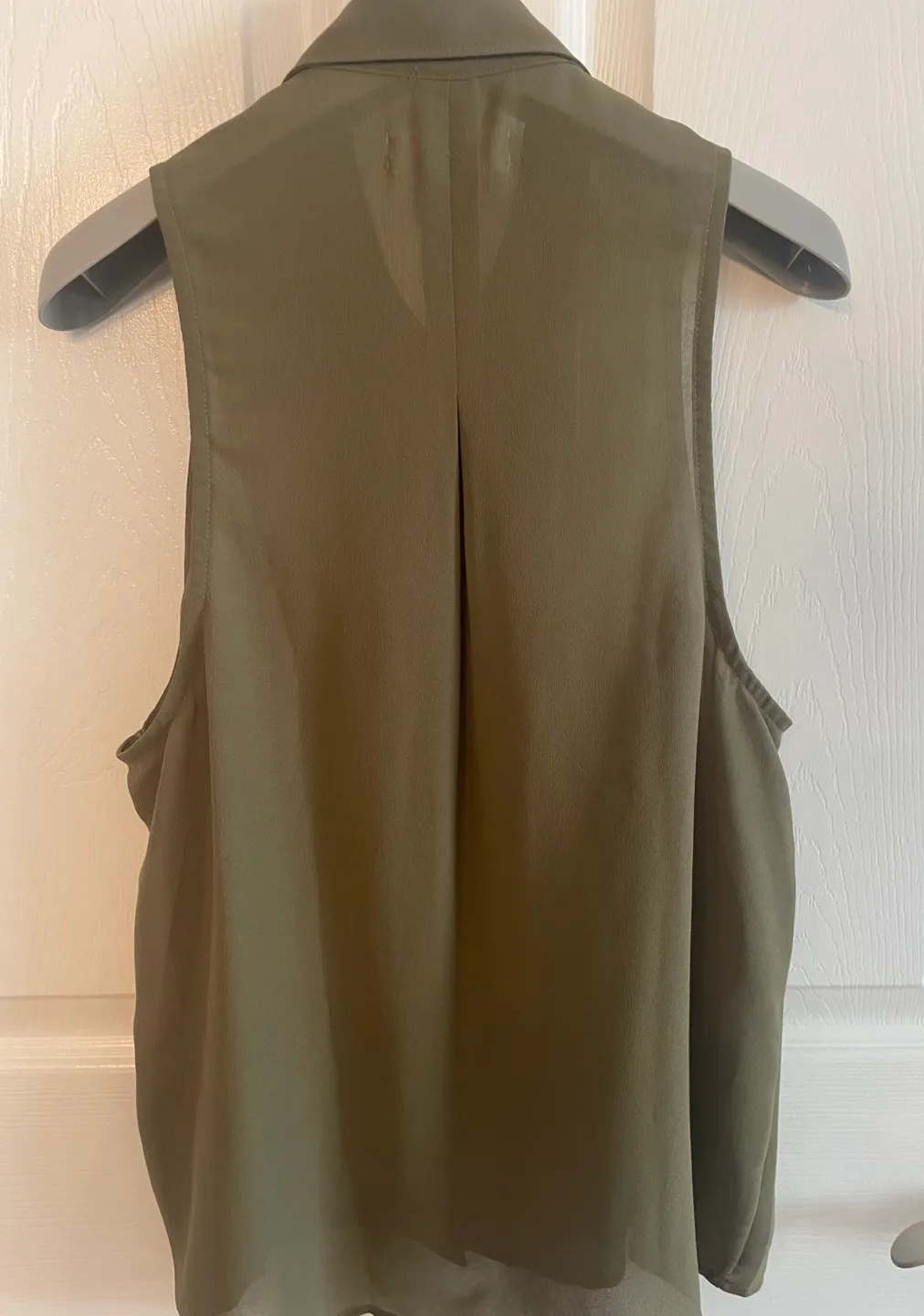 Hollister Olive Green Sleeveless Button-Down Blouse - Size Small image indicator(2)