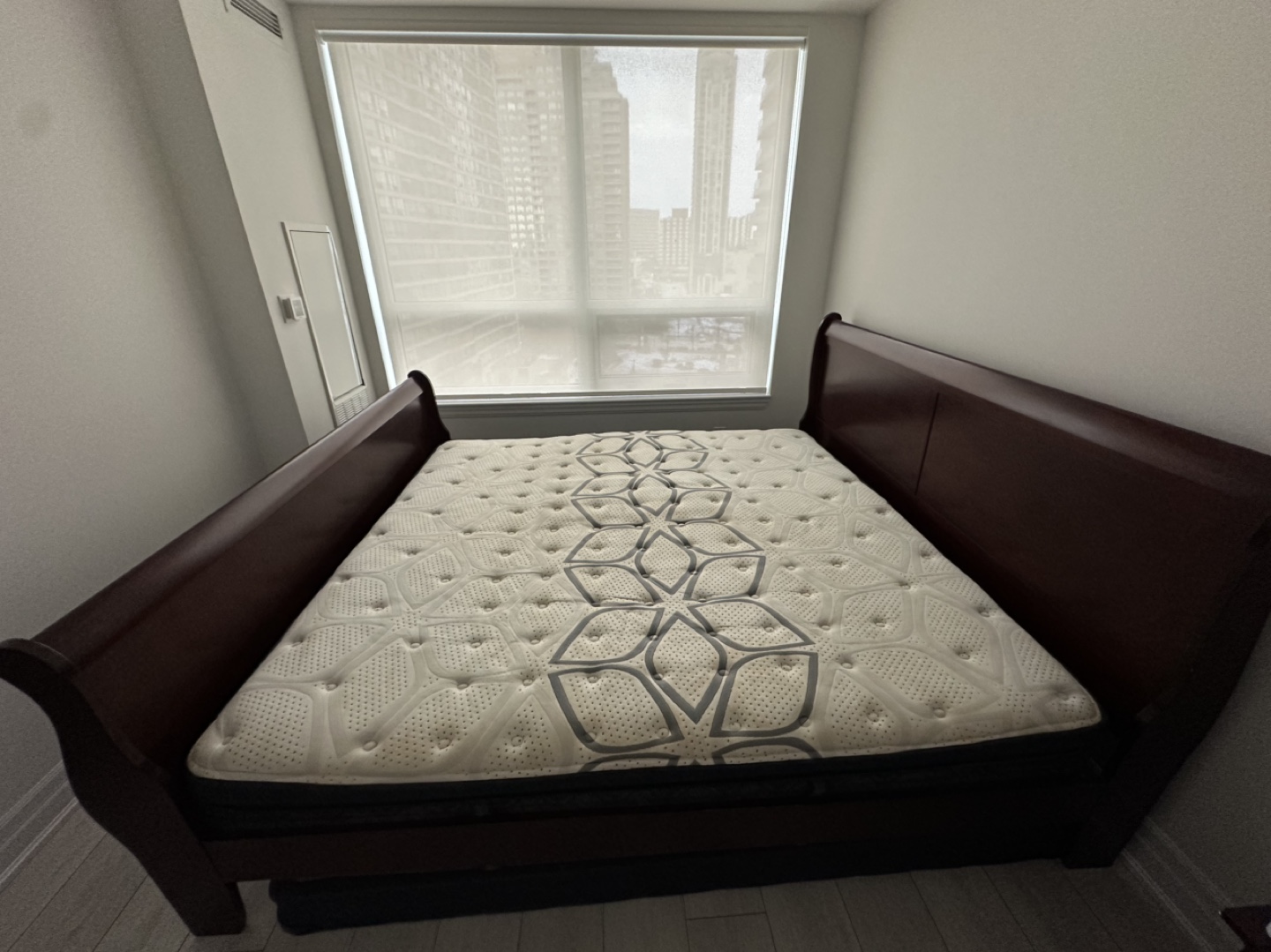Wood king size bed frame