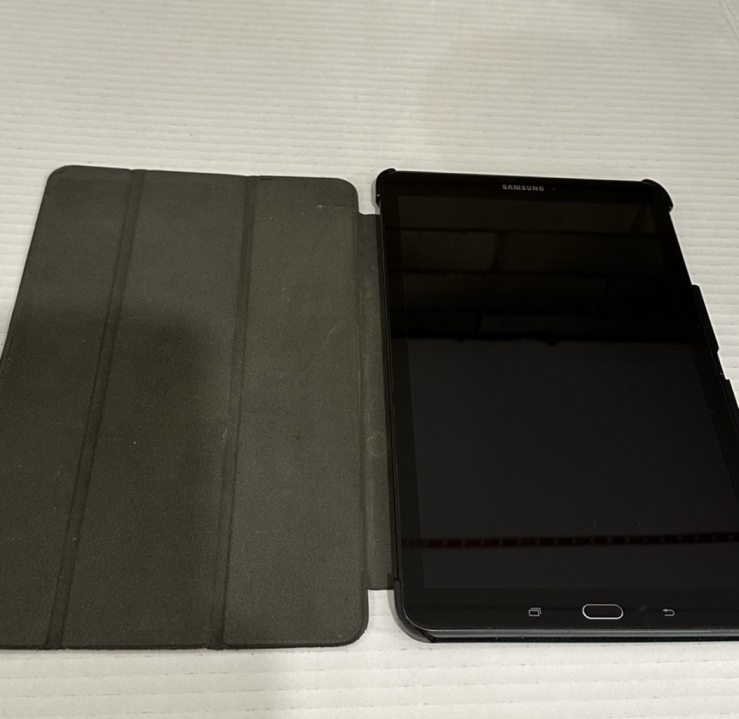 Samsung Galaxy Tab E Tablet with Case - photo 4