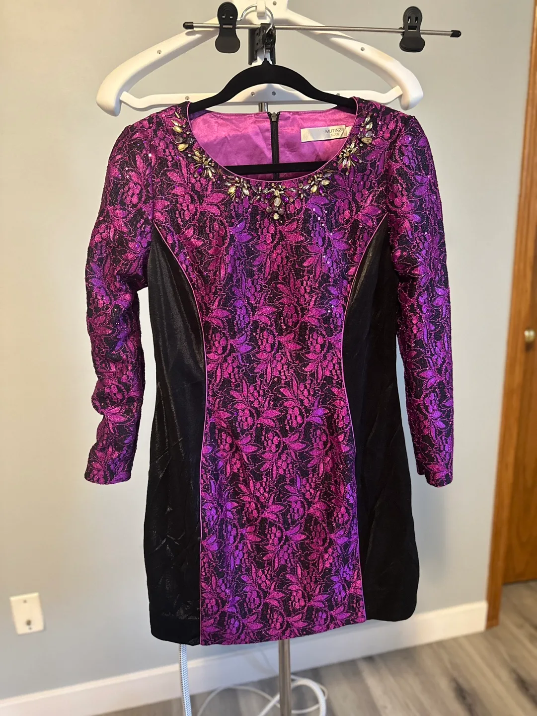 Women's Dresses thumbnail