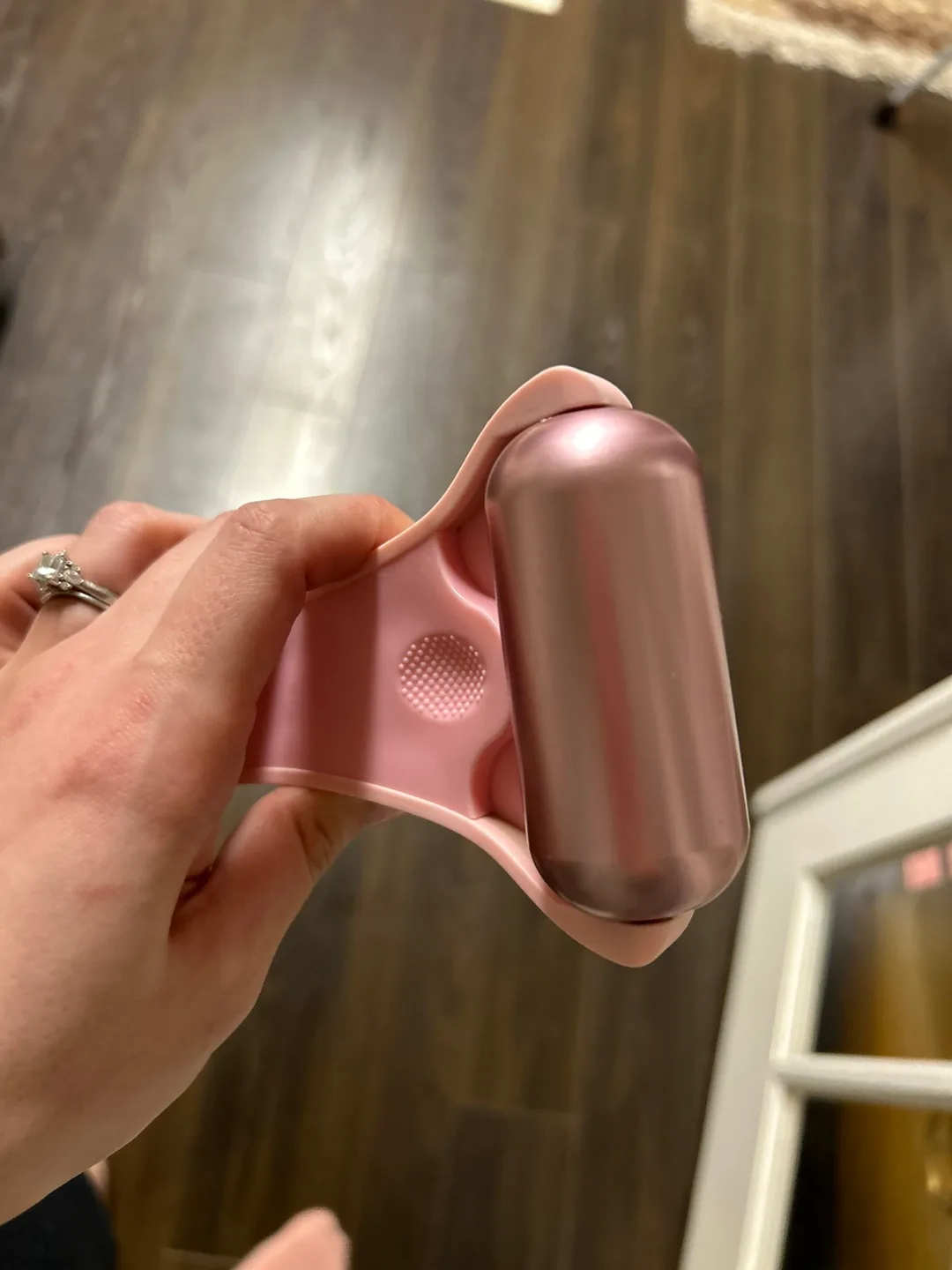 The Skinny Confidential Hot Mess Ice Roller image indicator(5)