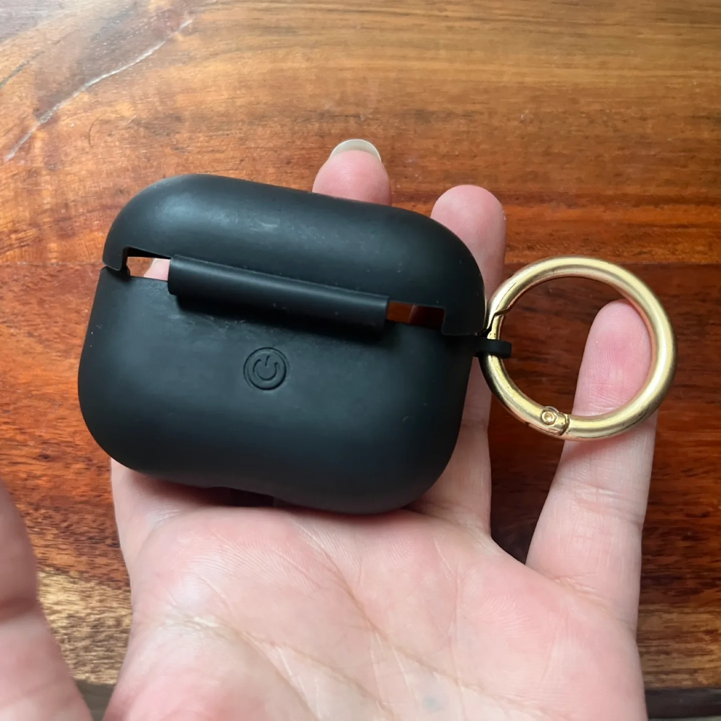 Black Silicone AirPods Pro Case with Keychain image indicator(2)