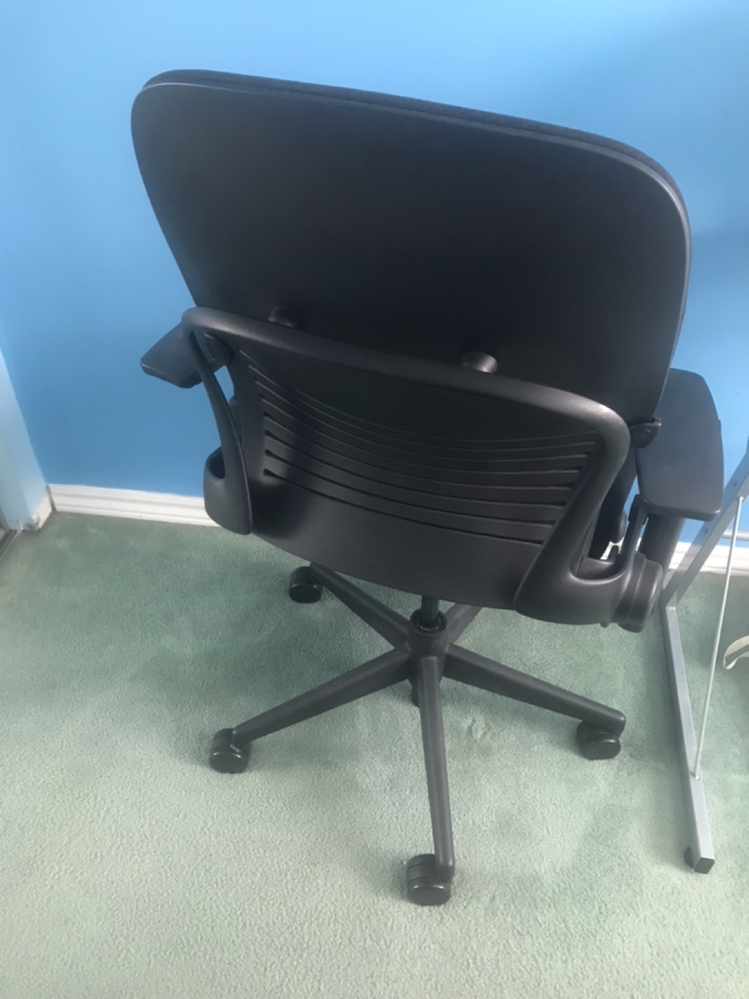 Black Office Chair - photo 2
