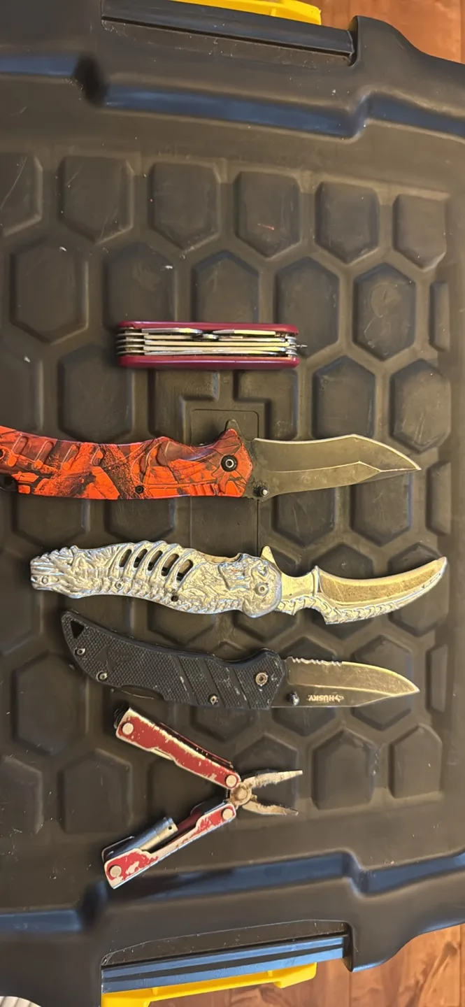 Pocket Knife Collection - 5 Knives image indicator(2)