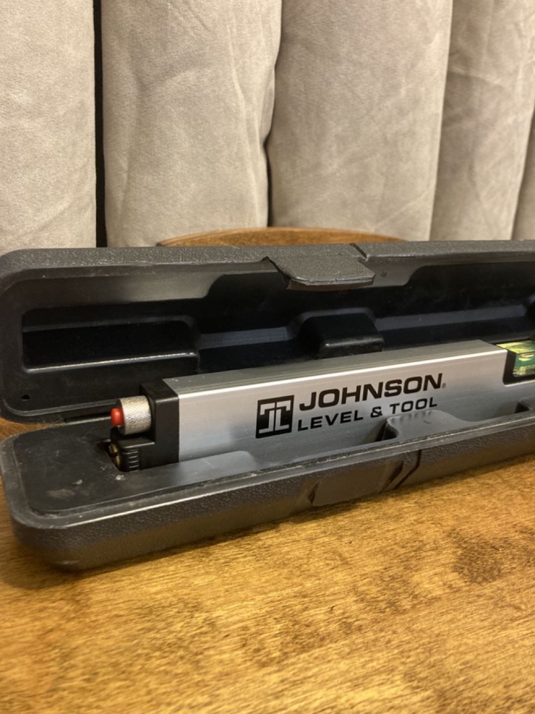 Johnson Level & Tool 14" Aluminium Laser Level with Case - photo 2