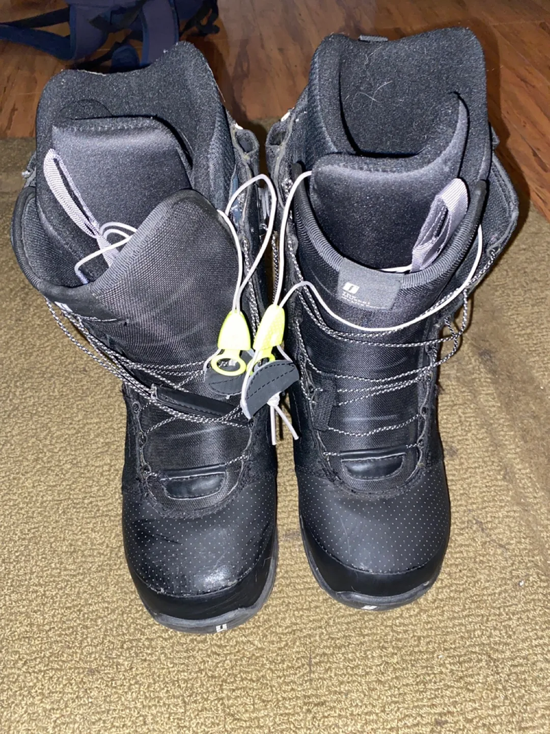 Used ThirtyTwo Lashed snowboard boots - Men's size 11.5 image indicator(2)