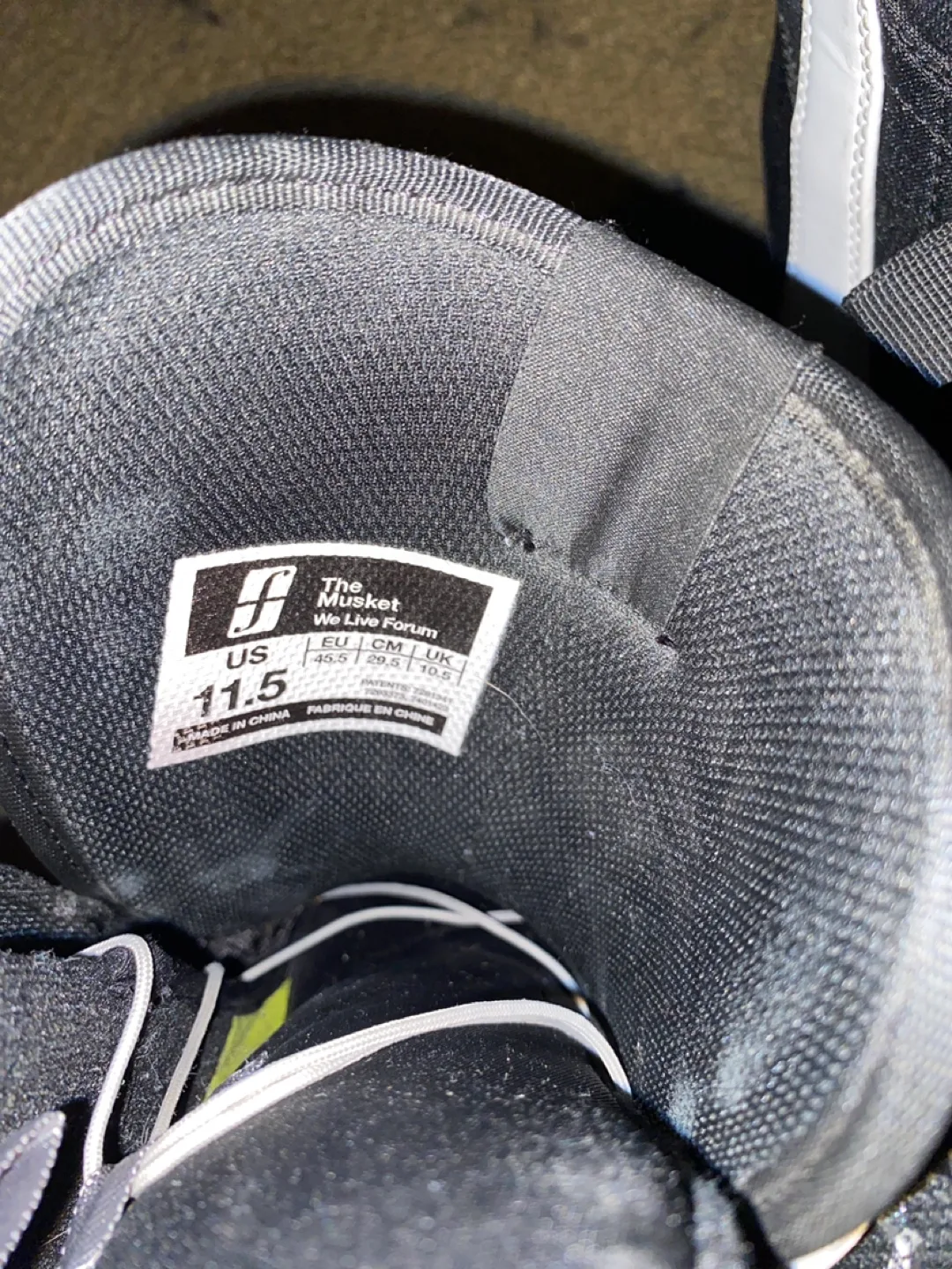 Used ThirtyTwo Lashed snowboard boots - Men's size 11.5 image indicator(4)