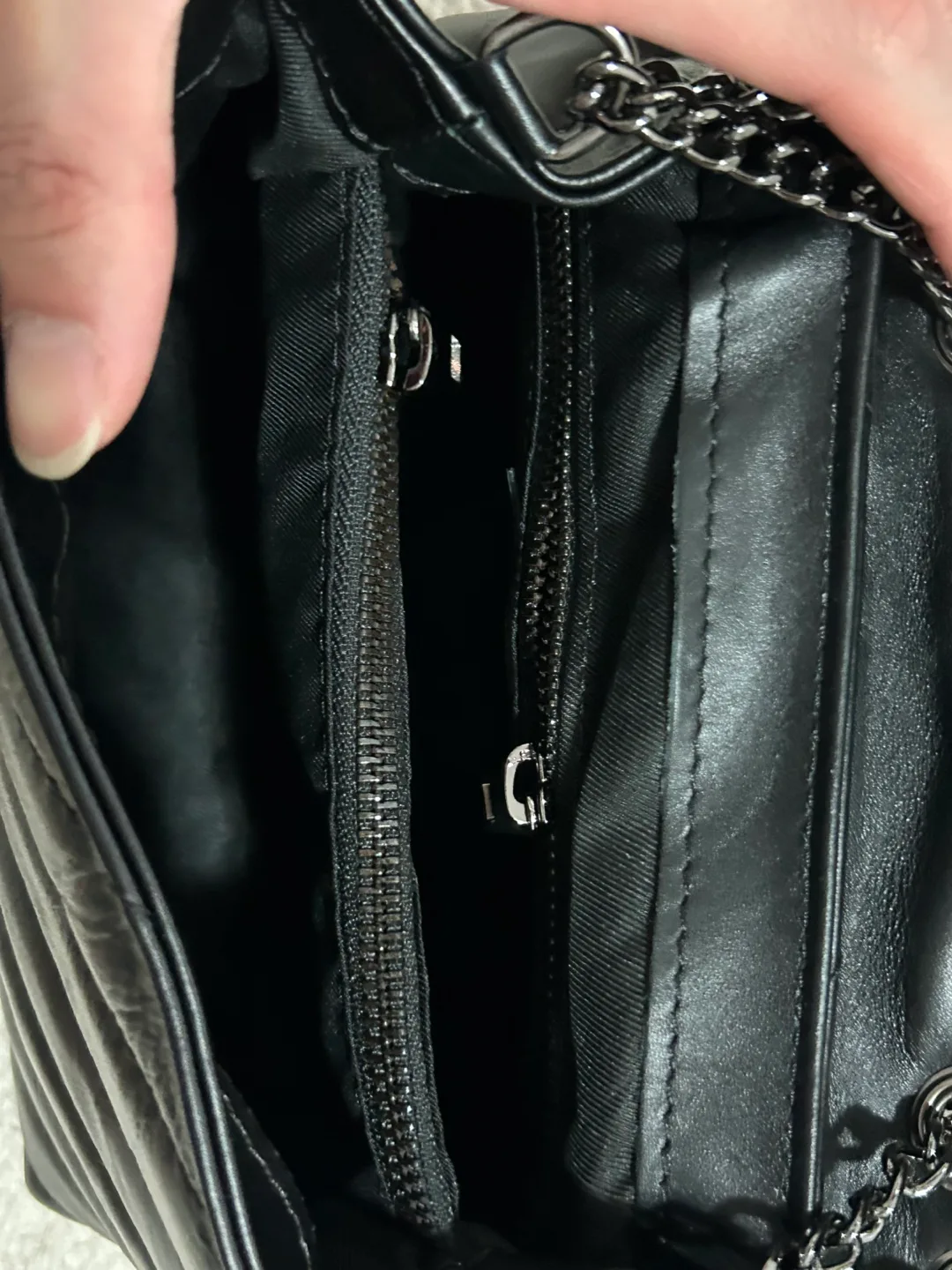 Black Quilted Chain Bag image indicator(4)