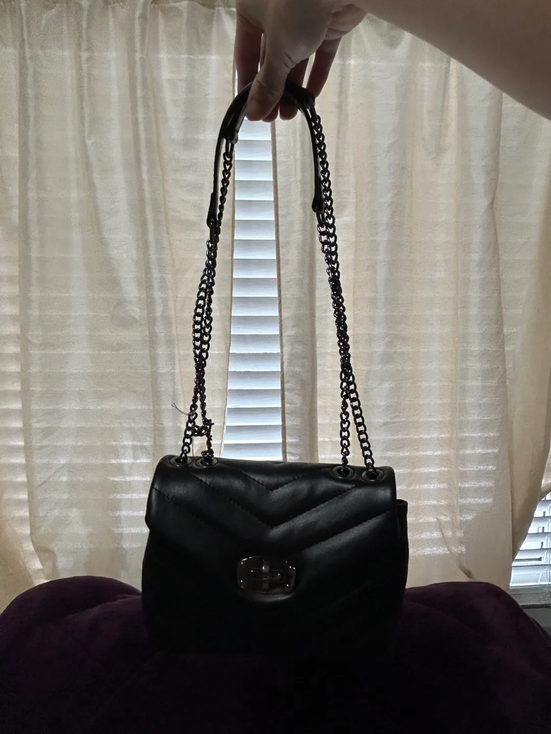 Black Quilted Chain Bag image indicator(5)