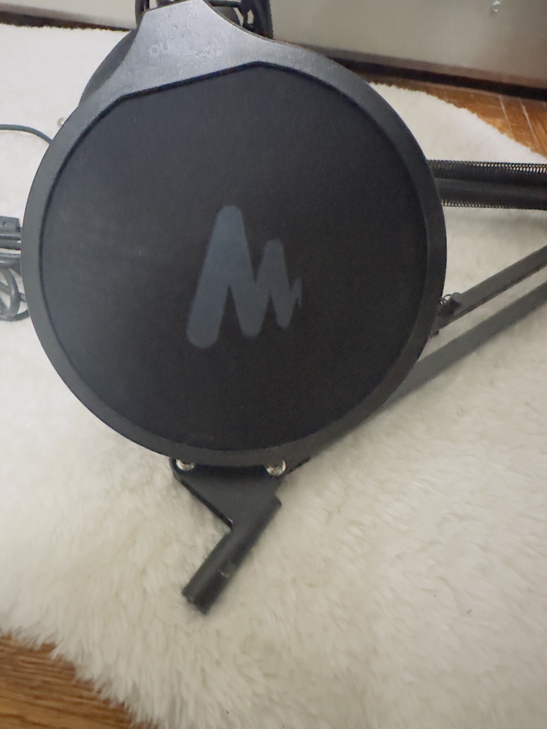 Microphone with Scissor Arm Stand and Pop Filter