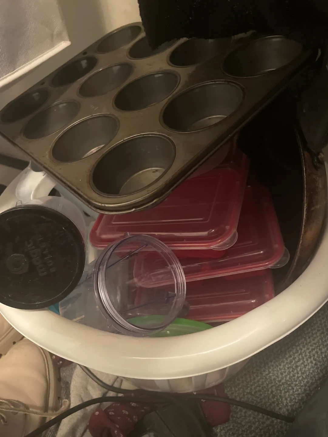 Muffin tin and assorted kitchen containers image indicator(2)