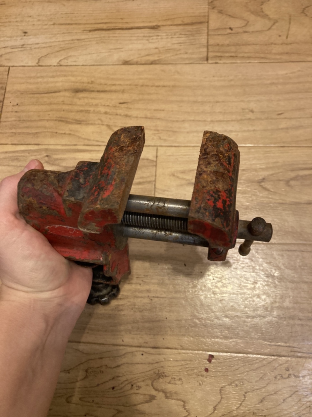 Vintage Red Metal Bench Vise - photo 4