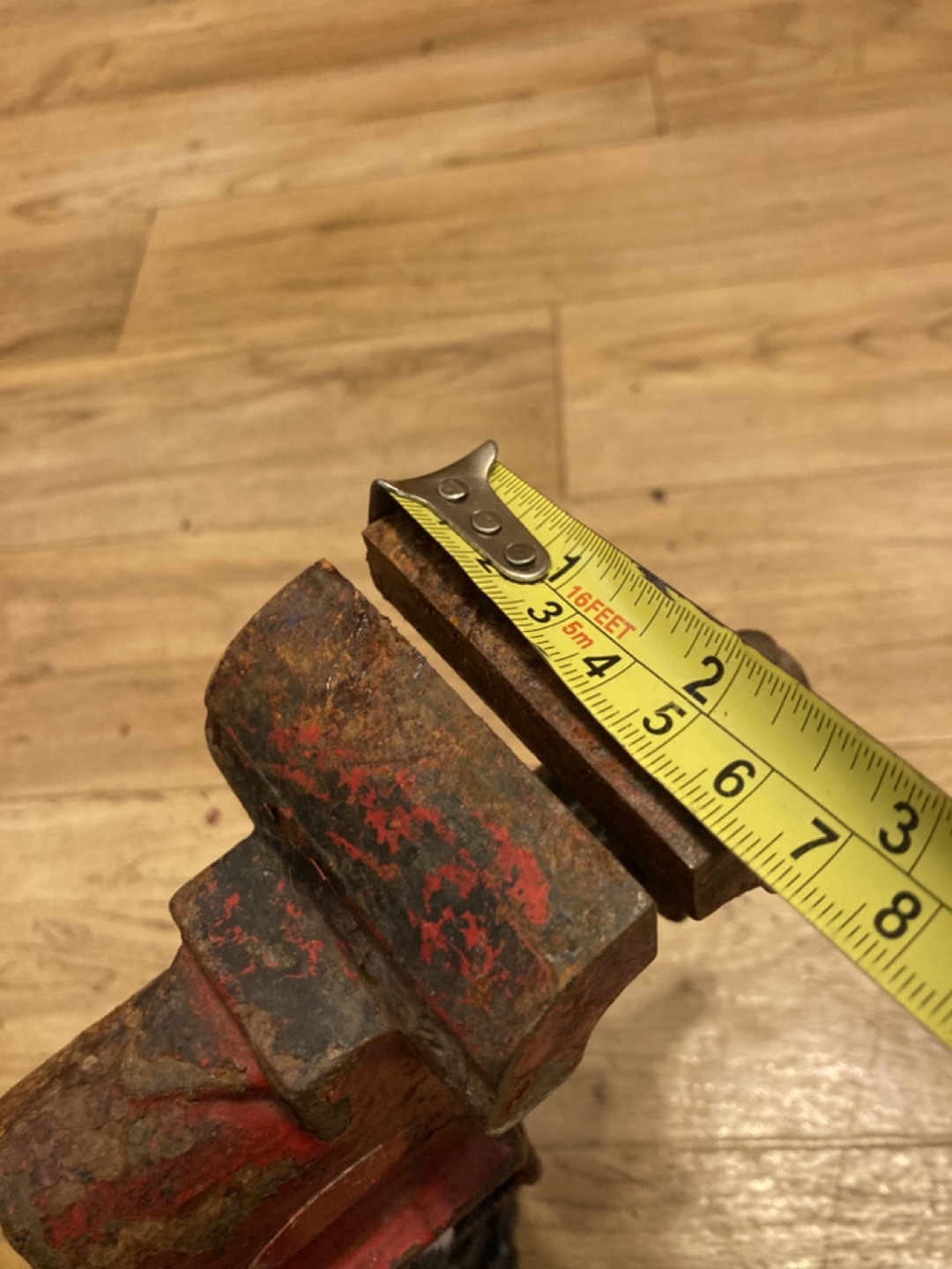 Vintage Red Metal Bench Vise - photo 5