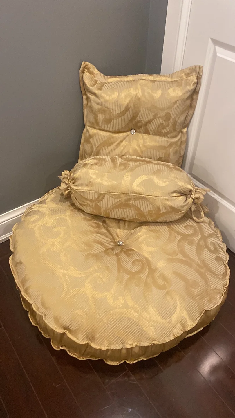 Elegant Gold Floor Cushion Set with Pillows image indicator(4)