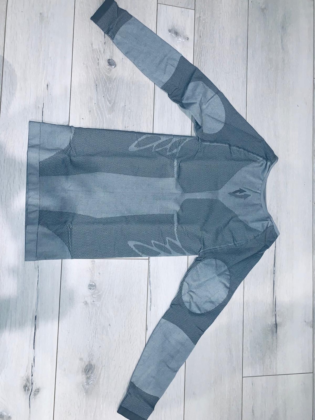Brand new  Posture Correction Compression shirt size M 4packs - photo 4