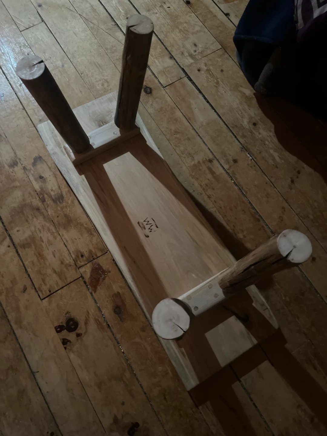 Live Edge Wood Bench image indicator(2)