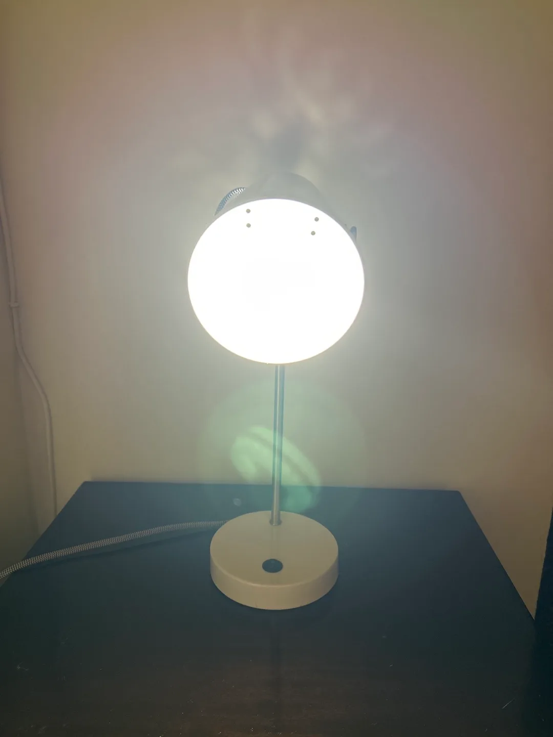 White Desk Lamp with USB Port image indicator(4)