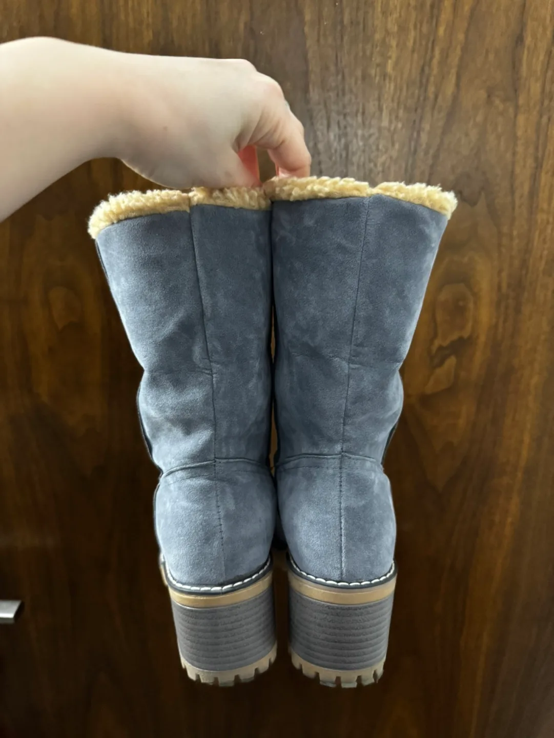 Women's Grey Suede Winter Boots Size 6 image indicator(4)