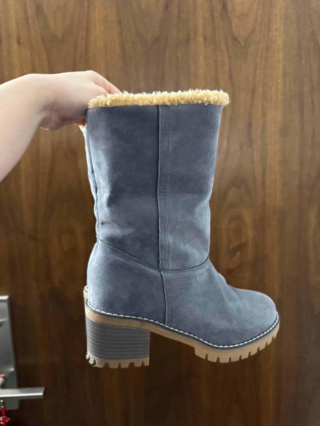 Women's Grey Suede Winter Boots Size 6 image indicator(5)