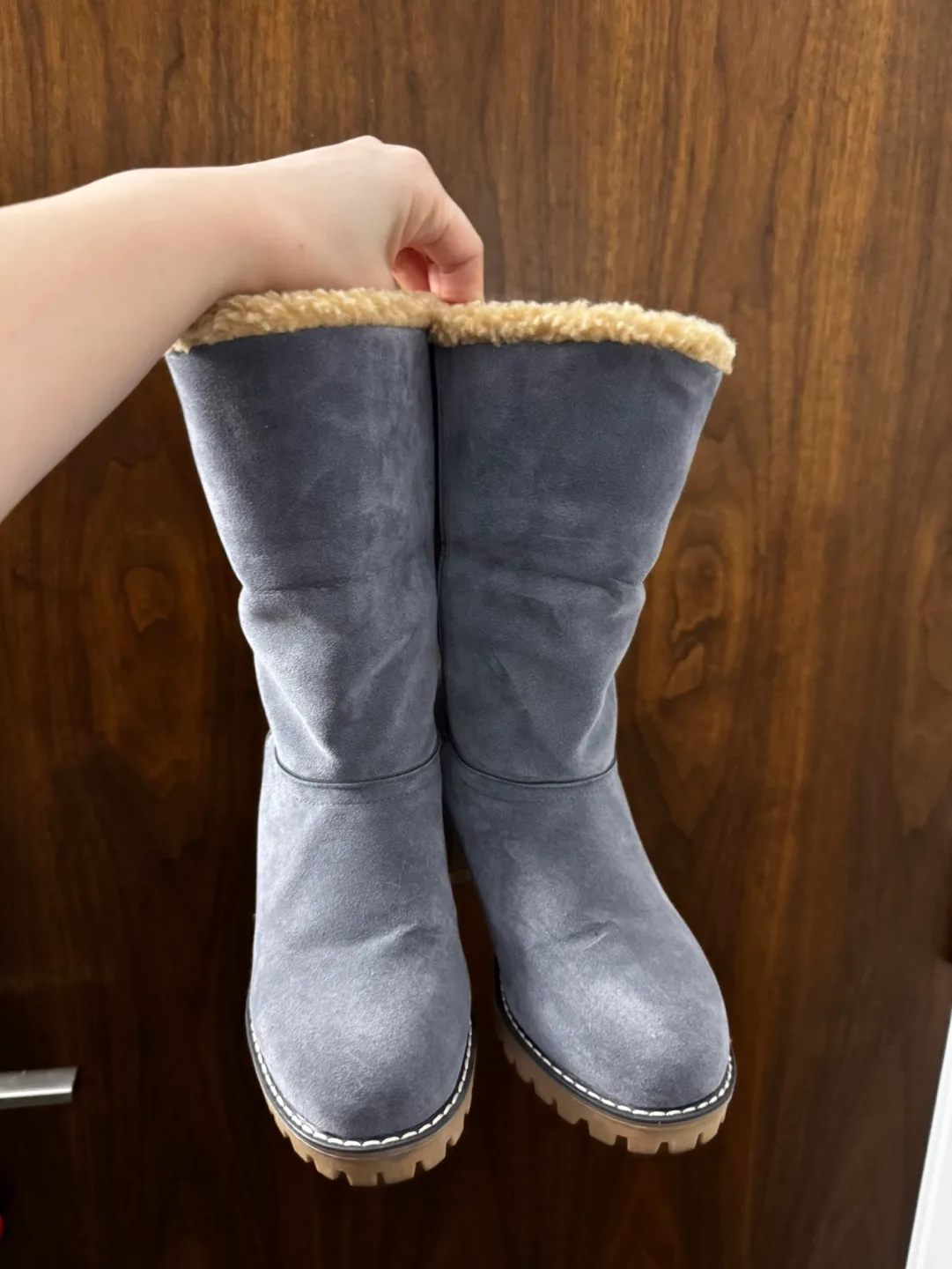 Women's Grey Suede Winter Boots Size 6 image indicator(3)