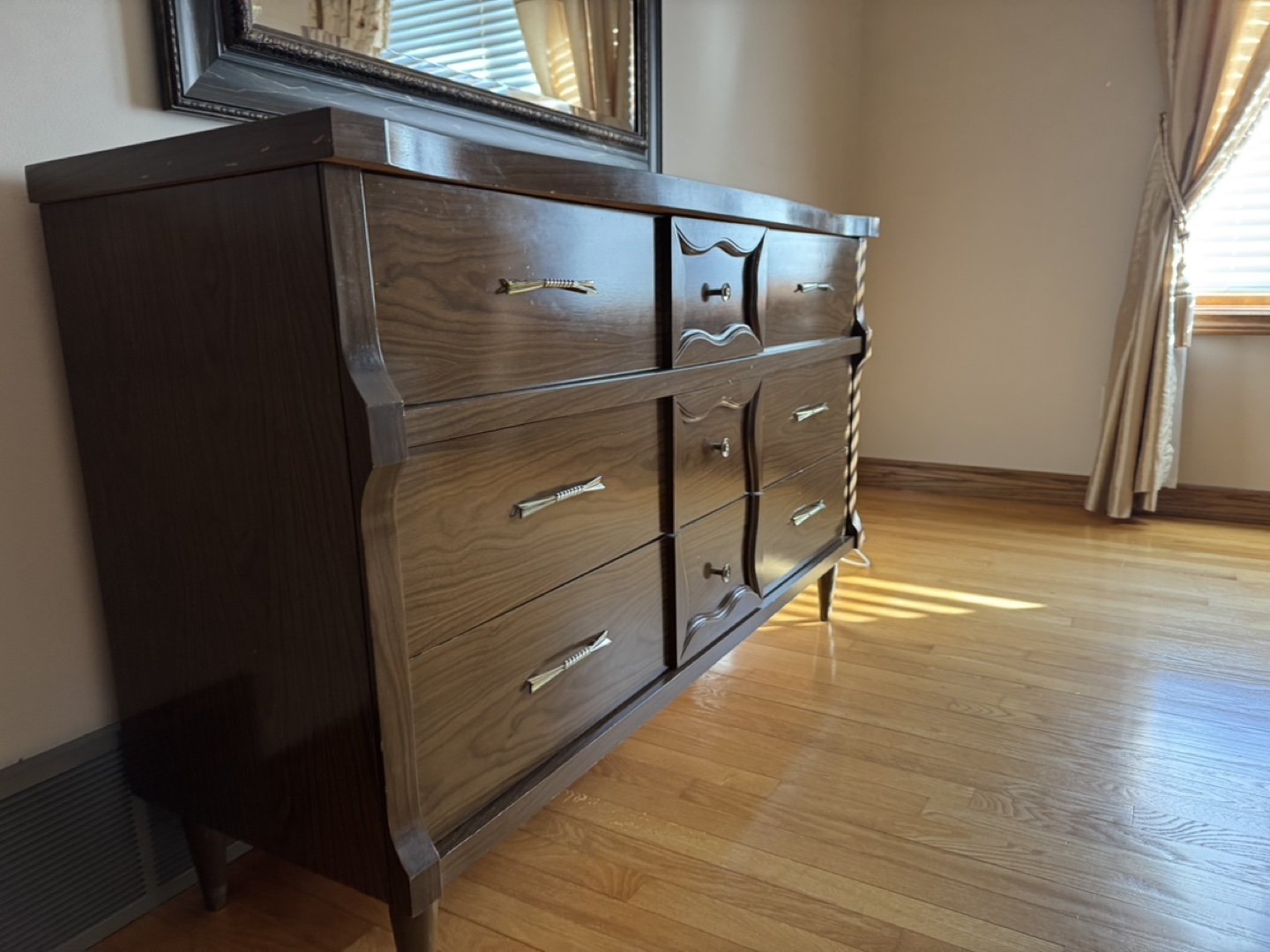 Mid-Century Modern Dresser - photo 2