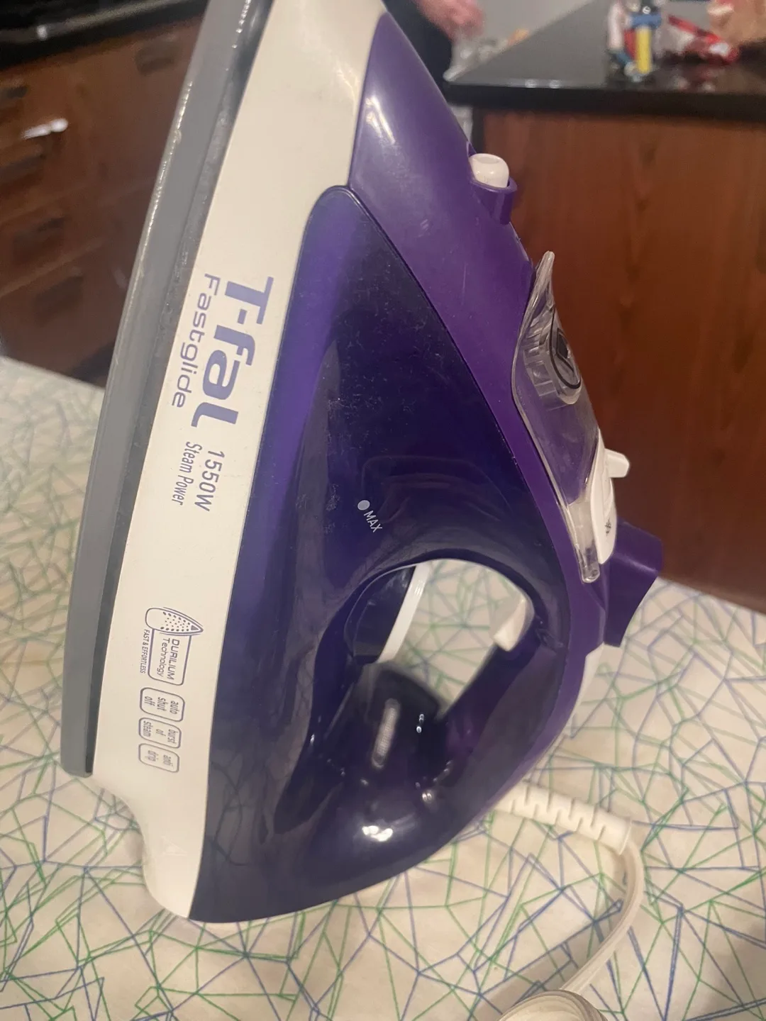 Iron with Ironing Board image indicator(2)