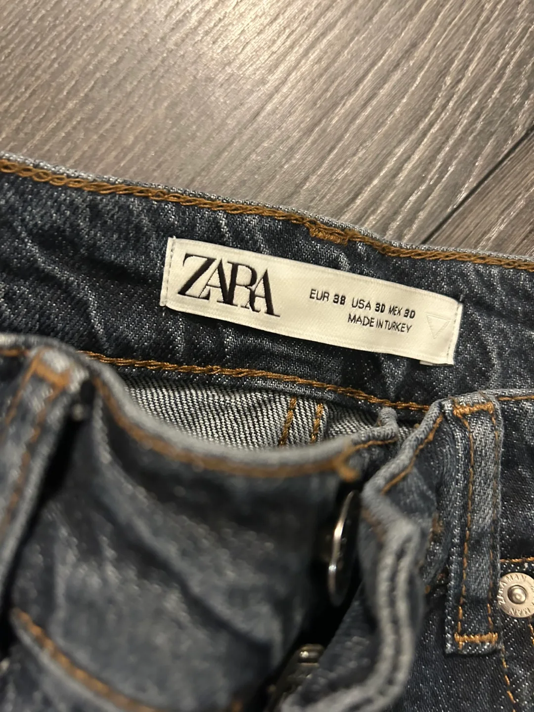 Zara Men's Dark Wash Jeans image indicator(2)