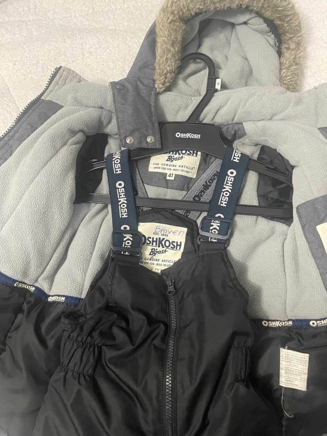 Size 4T Oshkosh snowsuit (Longer style jacket ) like new image indicator(6)