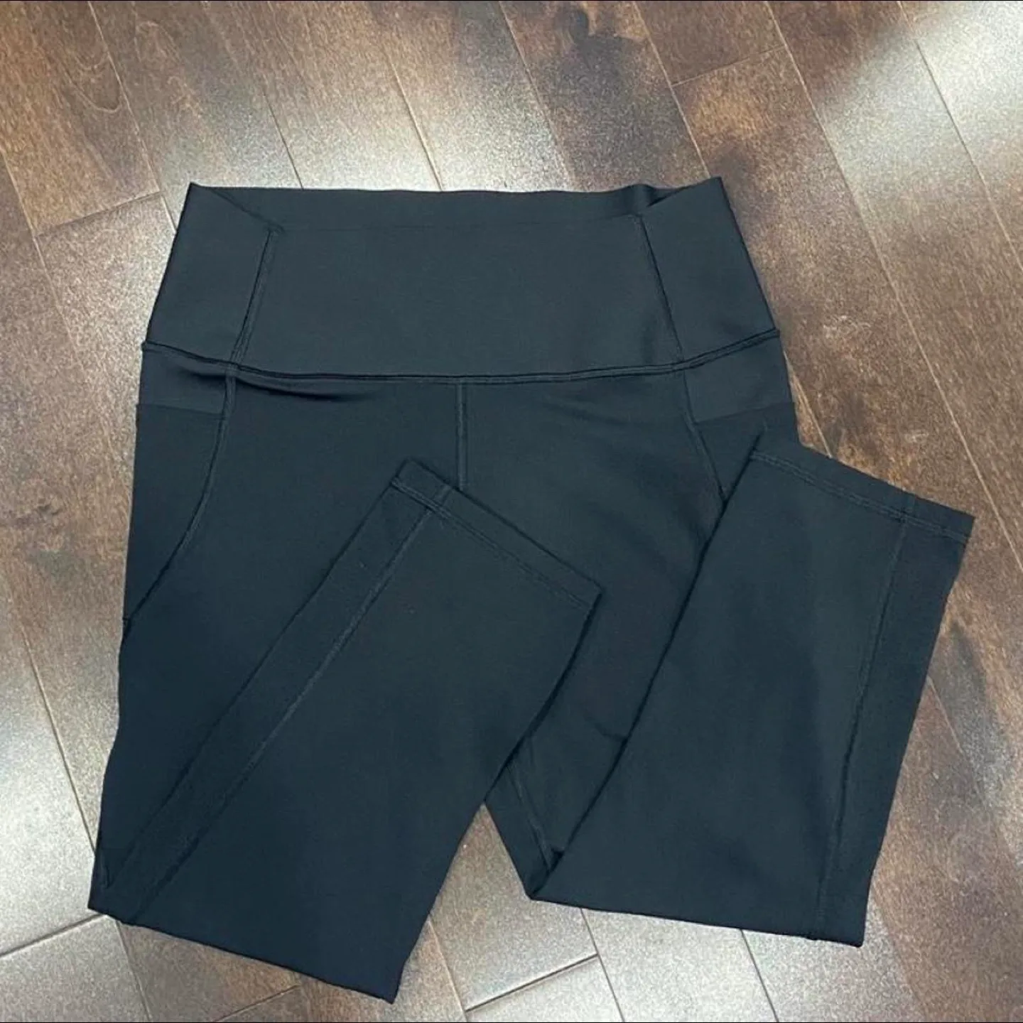 GAP compression leggings image indicator(3)