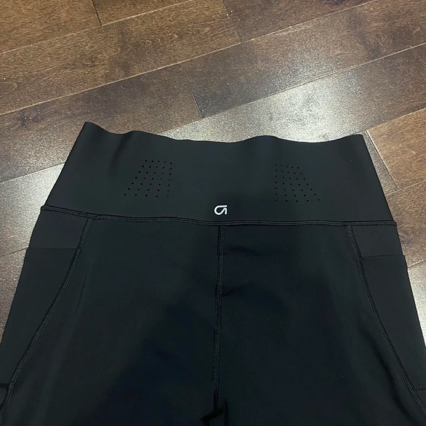 GAP compression leggings image indicator(4)