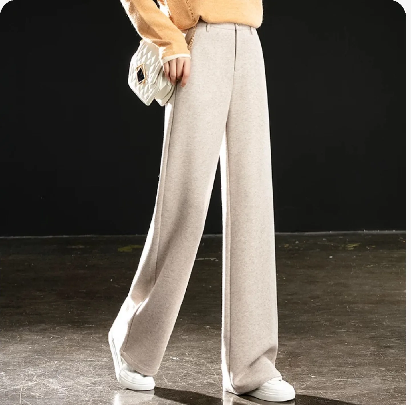 Women's beige Cropped Trousers thumbnail