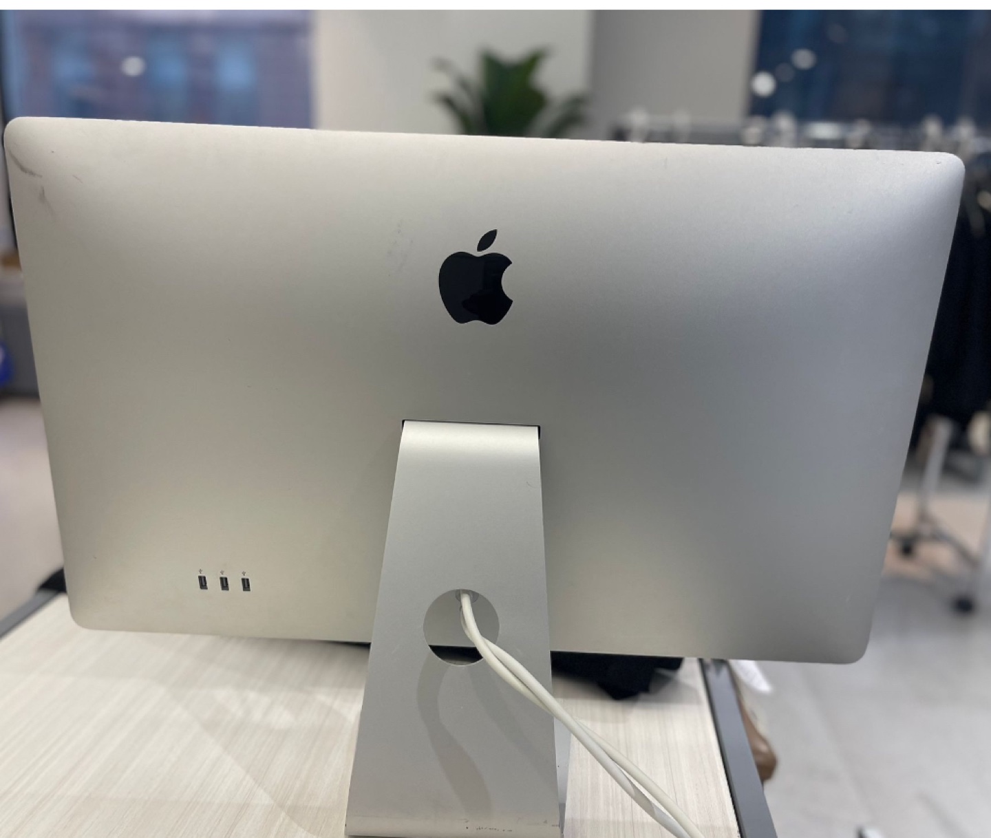 Refurbished Apple Mac Pro + Monitor – Great Deal - photo 2