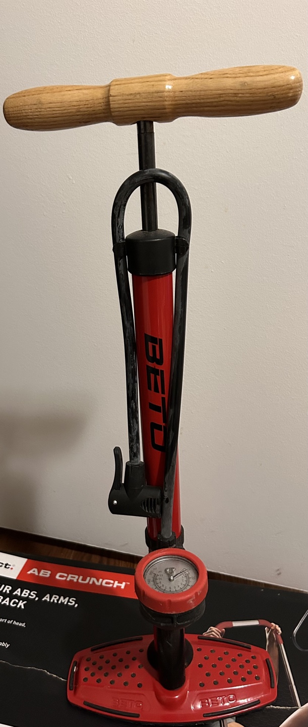 BETO Floor/ Bike Pump with Gauge