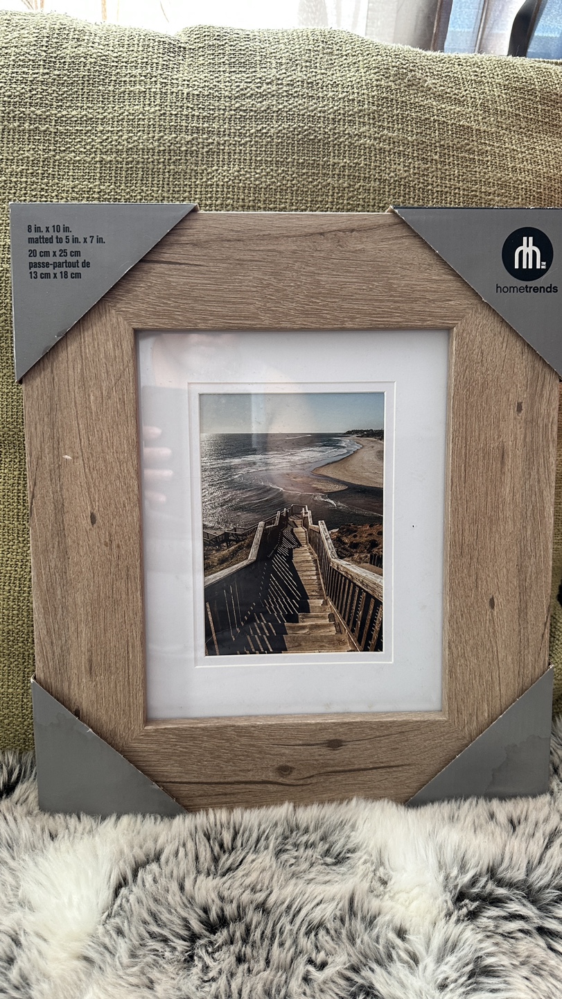 Hometrends 8x10 Picture Frame with Mat