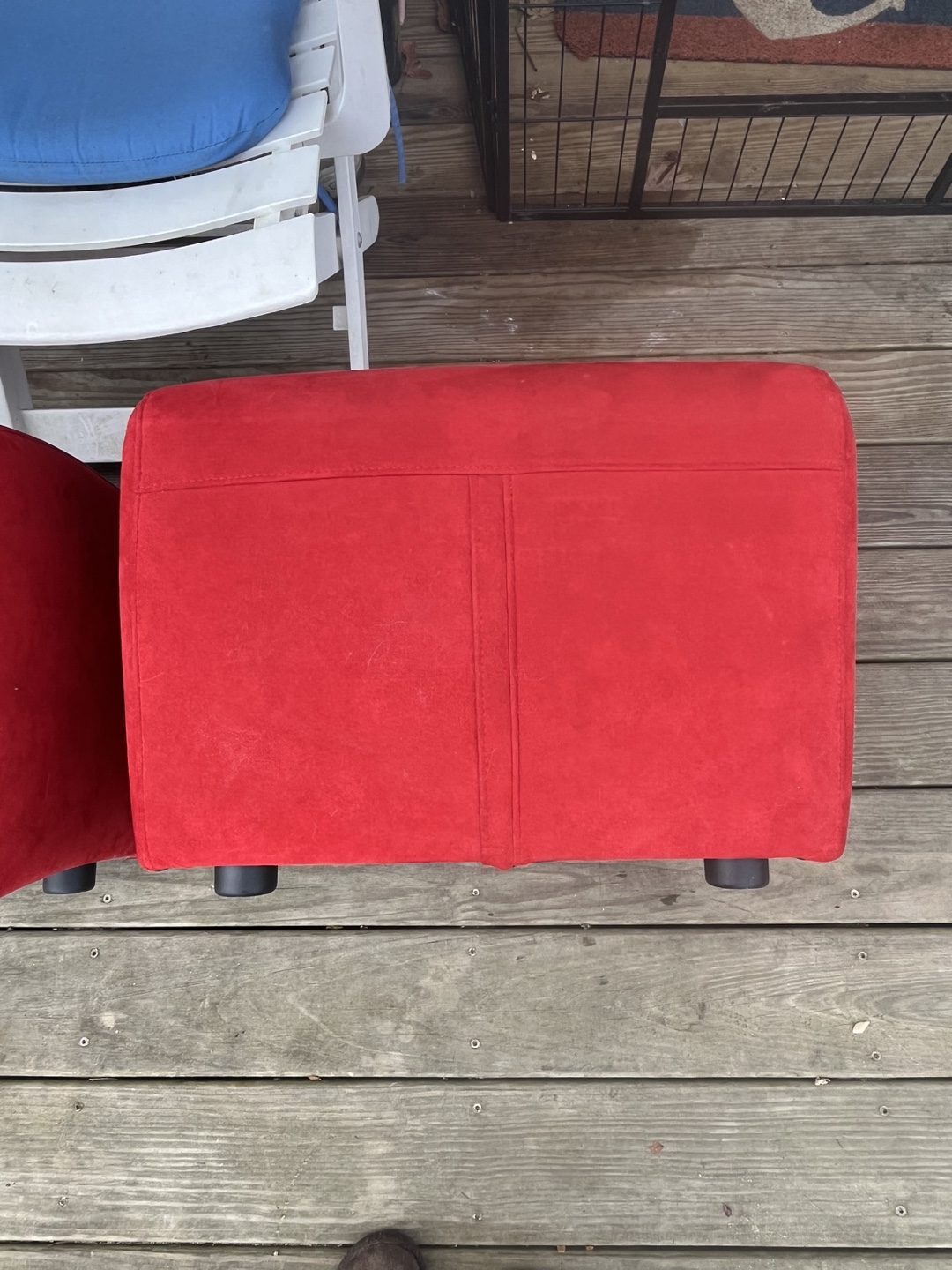 Pair of Red Velvet Ottomans - photo 3