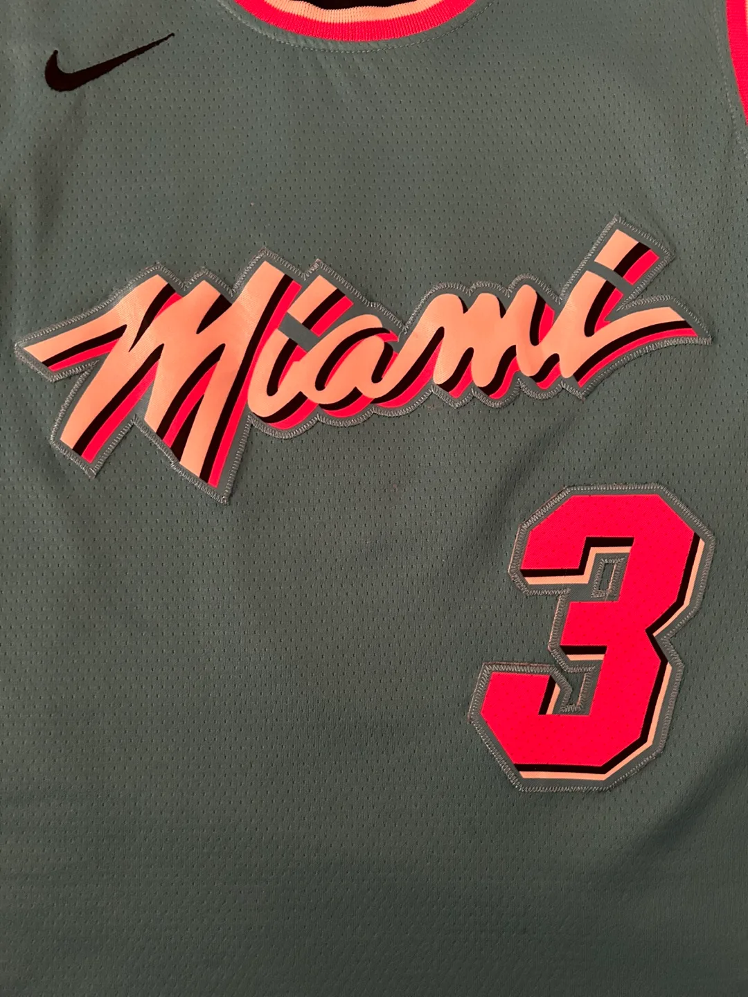 Miami Heat Dwyane Wade #3 Nike NBA Jersey Size 48 image indicator(2)