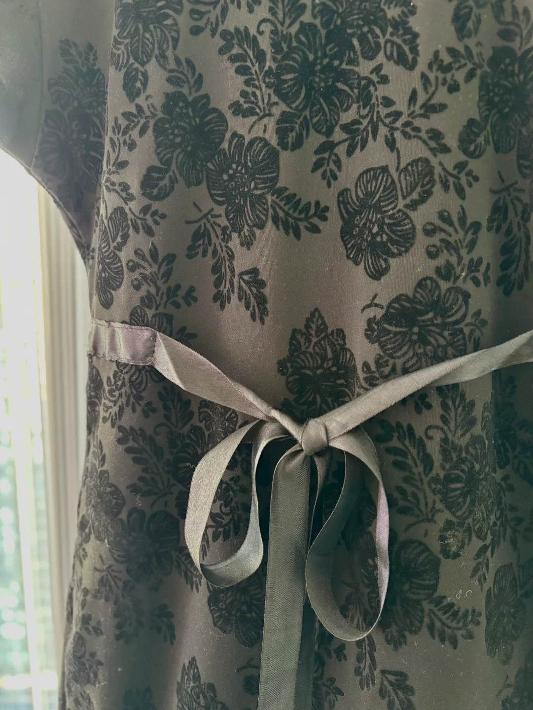 Black Velvet Floral Dress with Tie Waist image indicator(2)