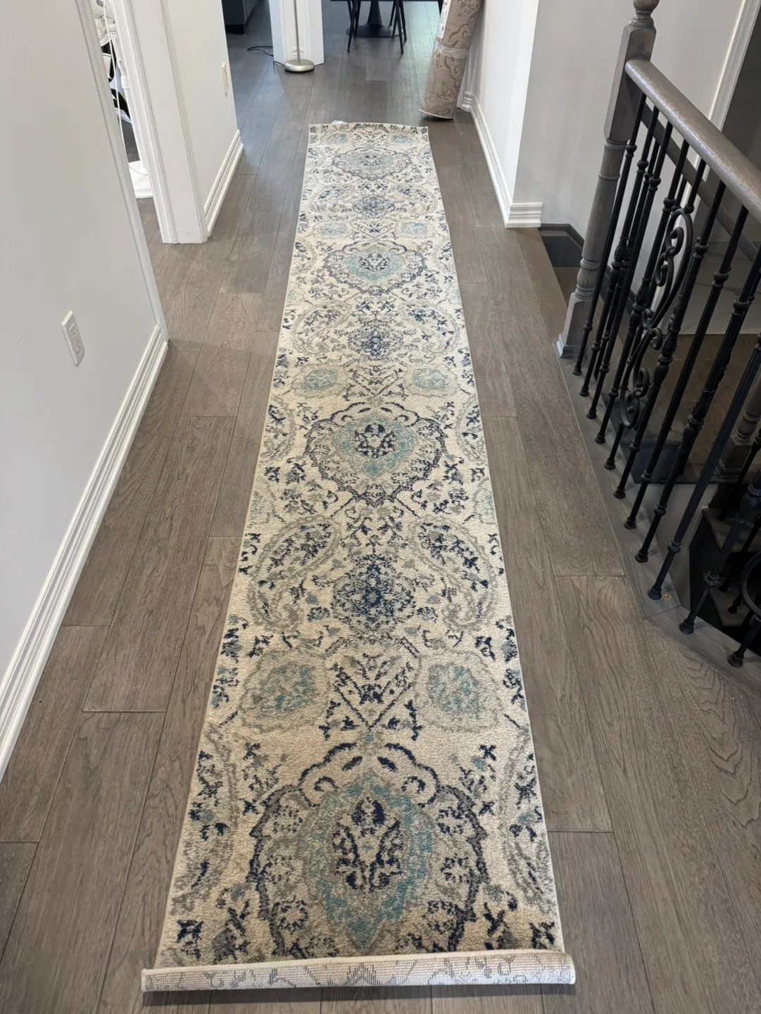 SAFAVIEH Madison Collection Runner Rug image indicator(2)