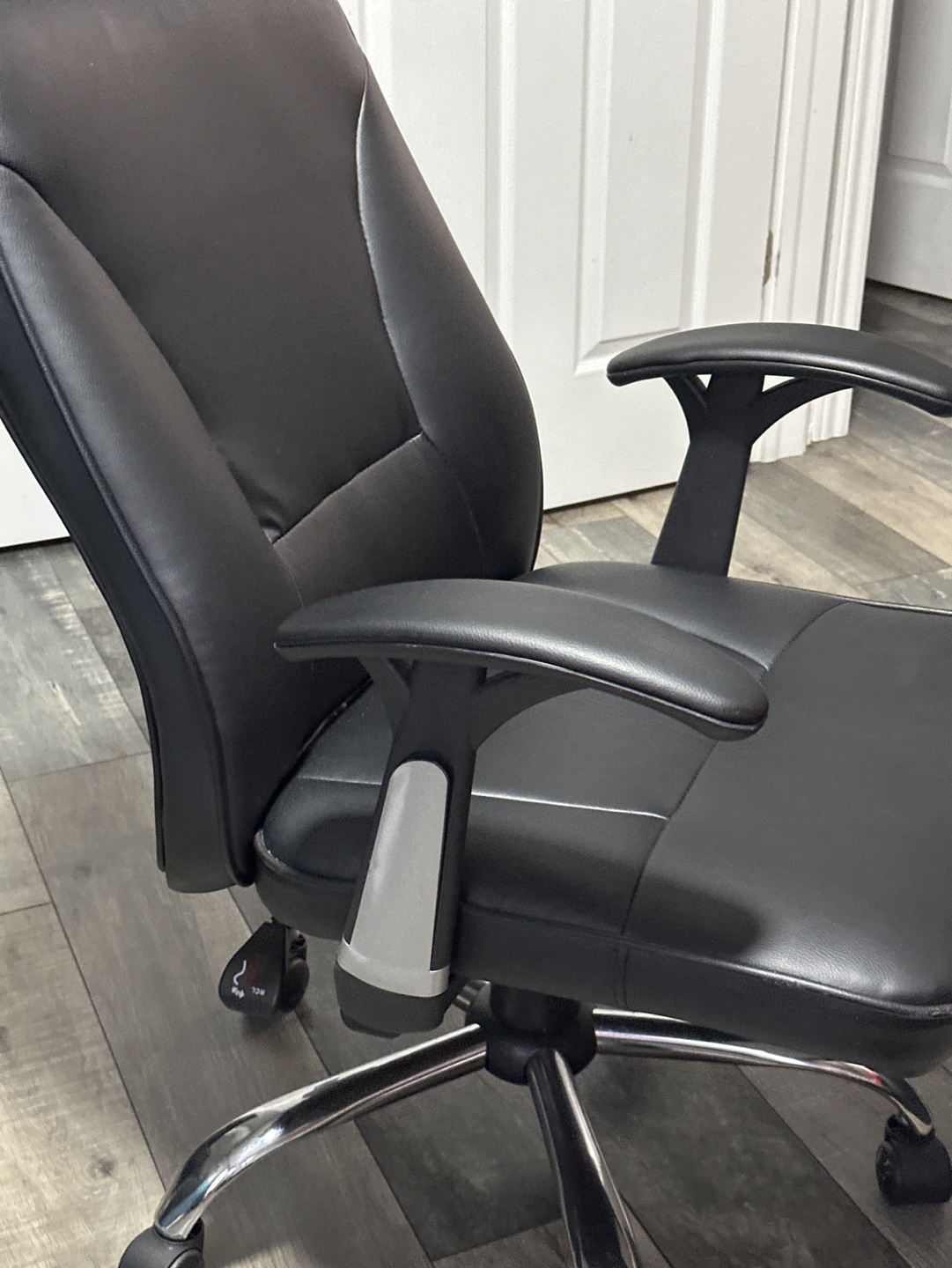 Executive Office Chair - Black Leather - photo 2