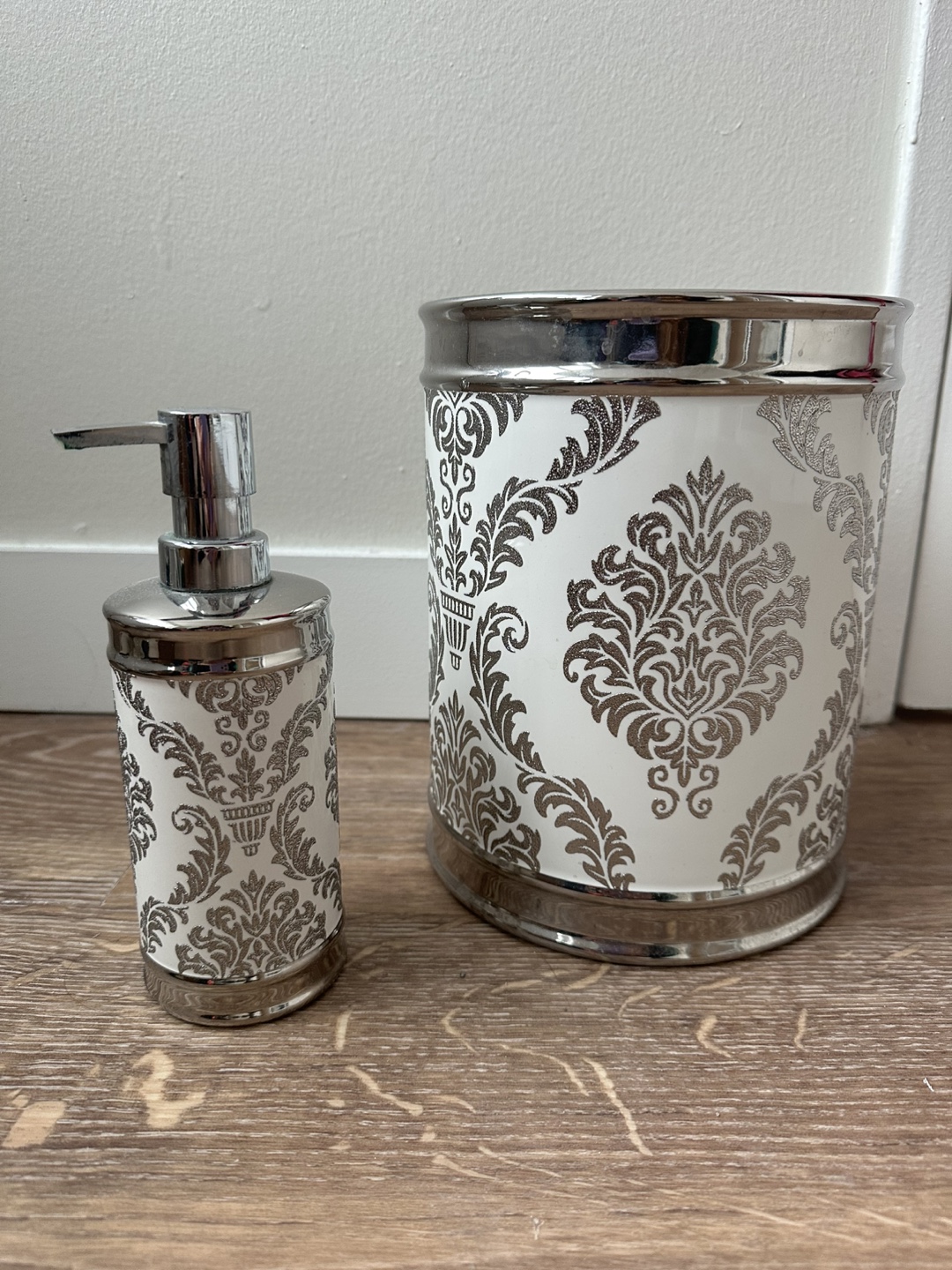 Elegant Bathroom Accessory Set - Soap Dispenser and Waste Bin