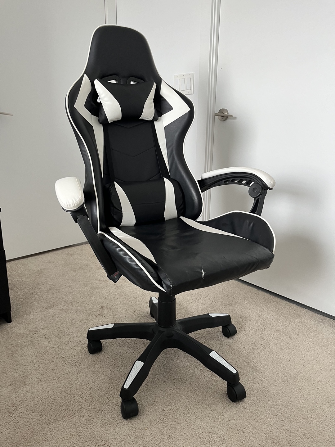 Black and White Gaming Chair - photo 2