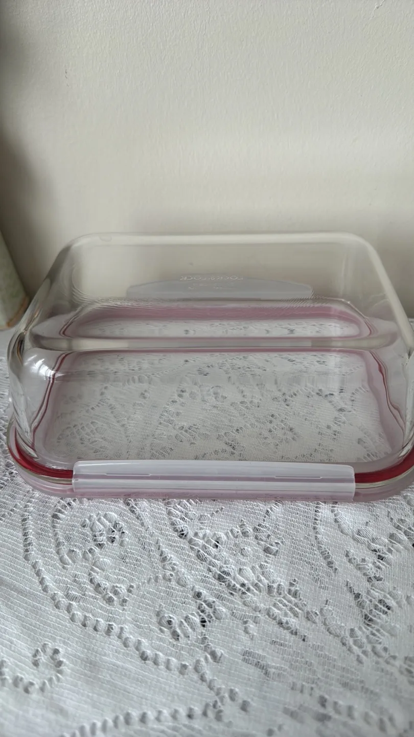 Glass Food Storage Container: Excellent Quality & Condition! image indicator(4)