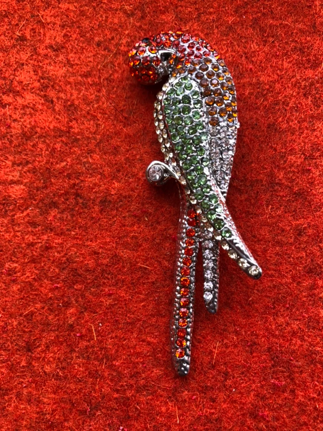 Stunning Crystal Parrot Brooch image indicator(2)