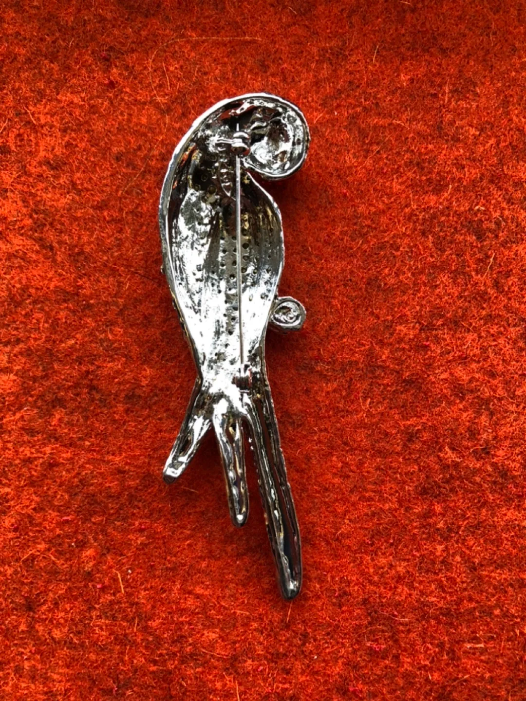 Stunning Crystal Parrot Brooch image indicator(3)