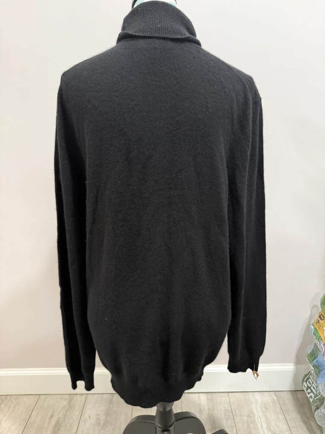 Club Room Cashmere Turtleneck Sweater - Size L image indicator(2)