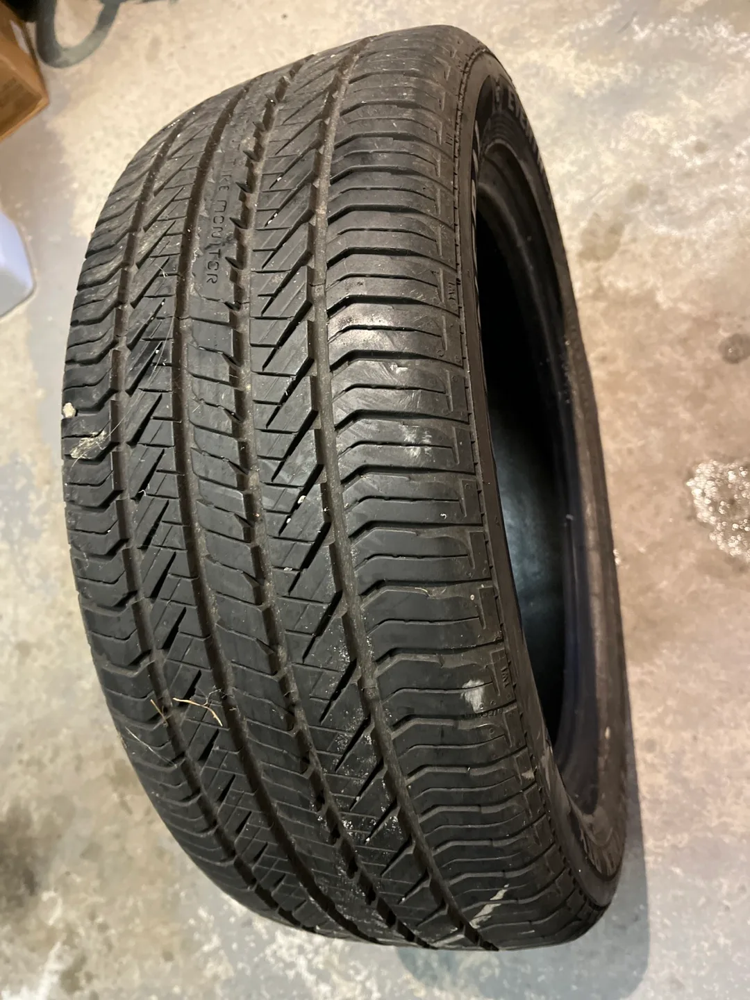 General Tire Evertrek RTX 215/50R17 95V image indicator(3)