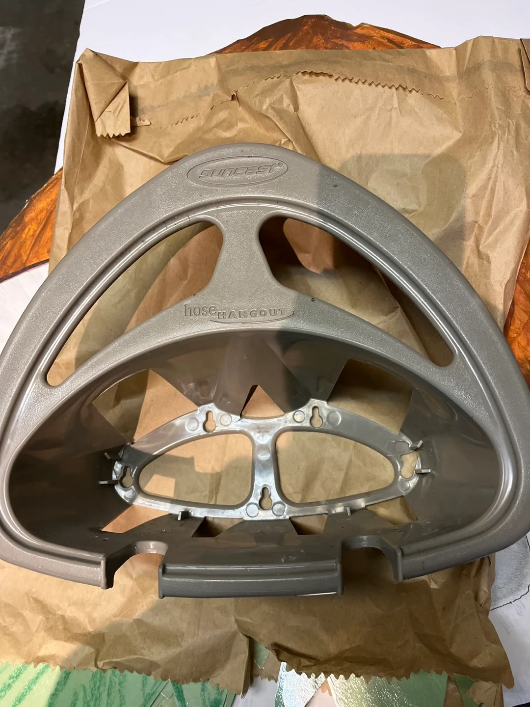 Suncast Hose Hangout Wall Mount Hose Organizer image indicator(2)