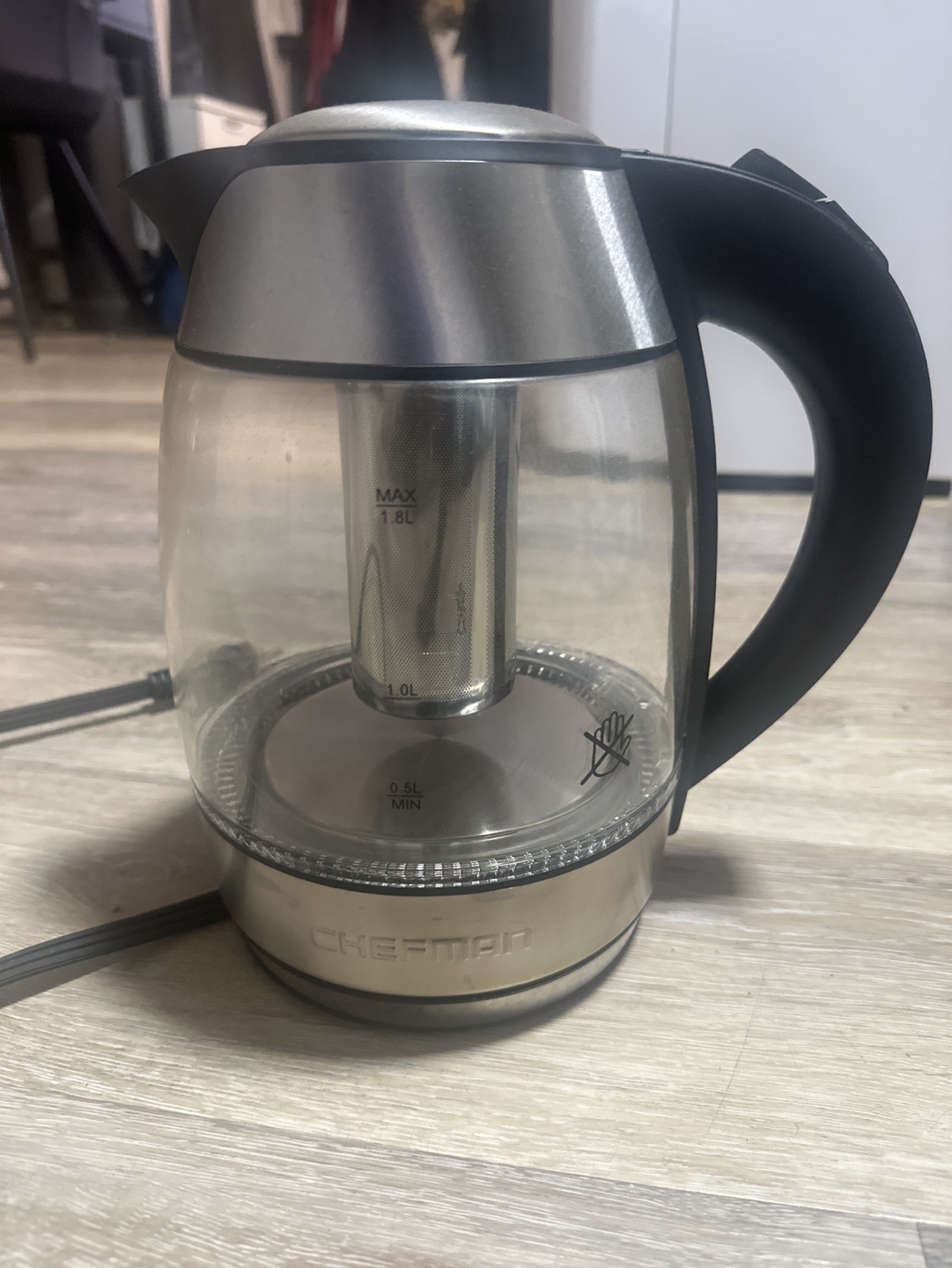 Chefman 1.8L Glass Electric Kettle - photo 2